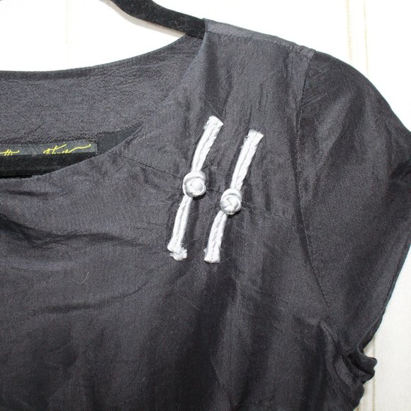 Things Of Substance Black Silk Cap Sleeve Embroidered Pleated Dress Size 8 - Picture 6 of 14